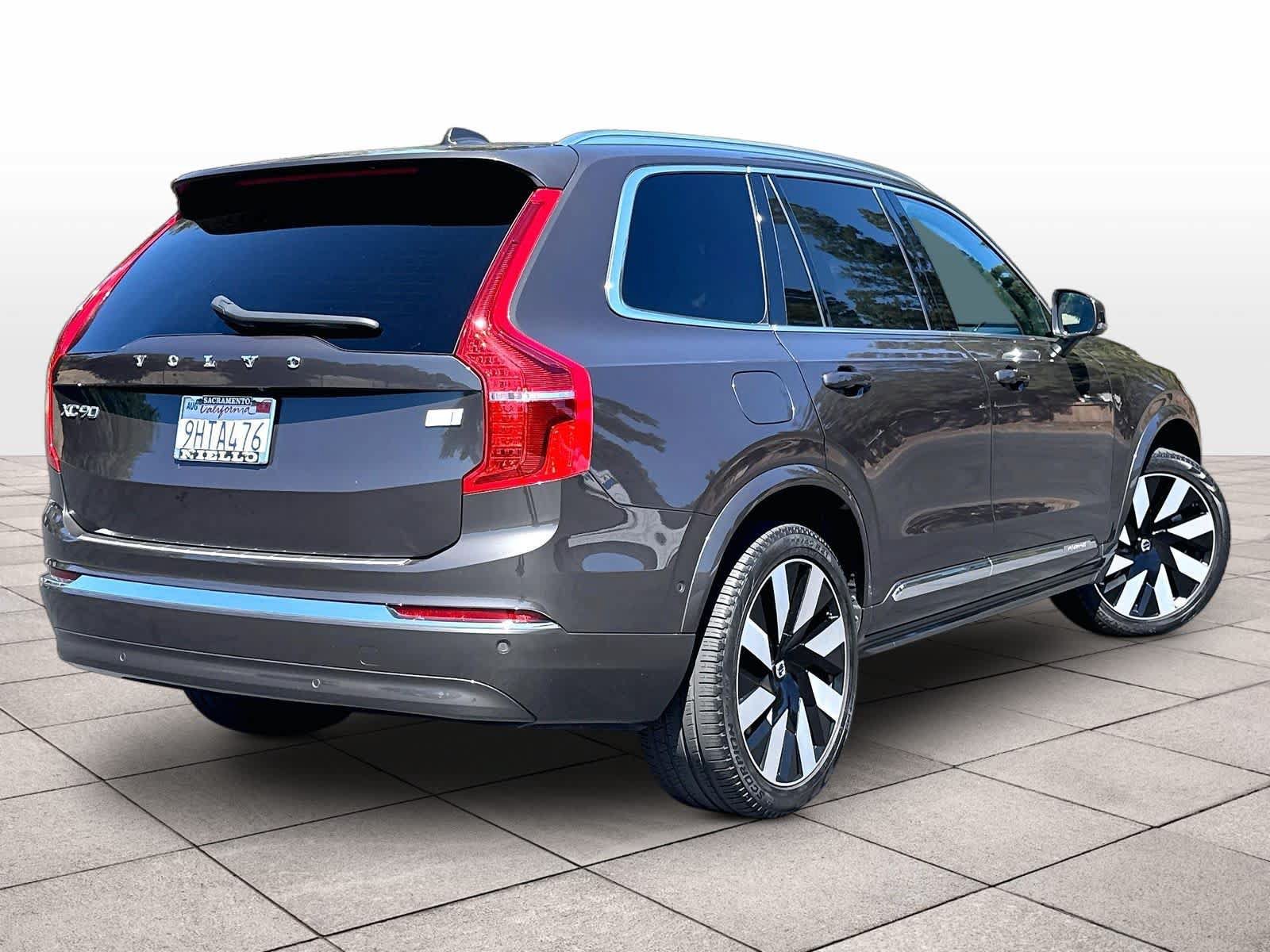 Used 2023 Volvo XC90 T8 Ultimate w/ Protection Package Premier AWD/4WD image 16