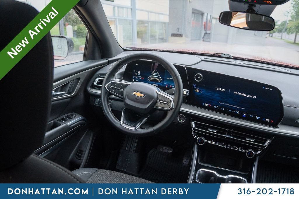 Used 2025 Chevrolet Traverse LT w/ LPO, Floor Liner Package FWD image 13