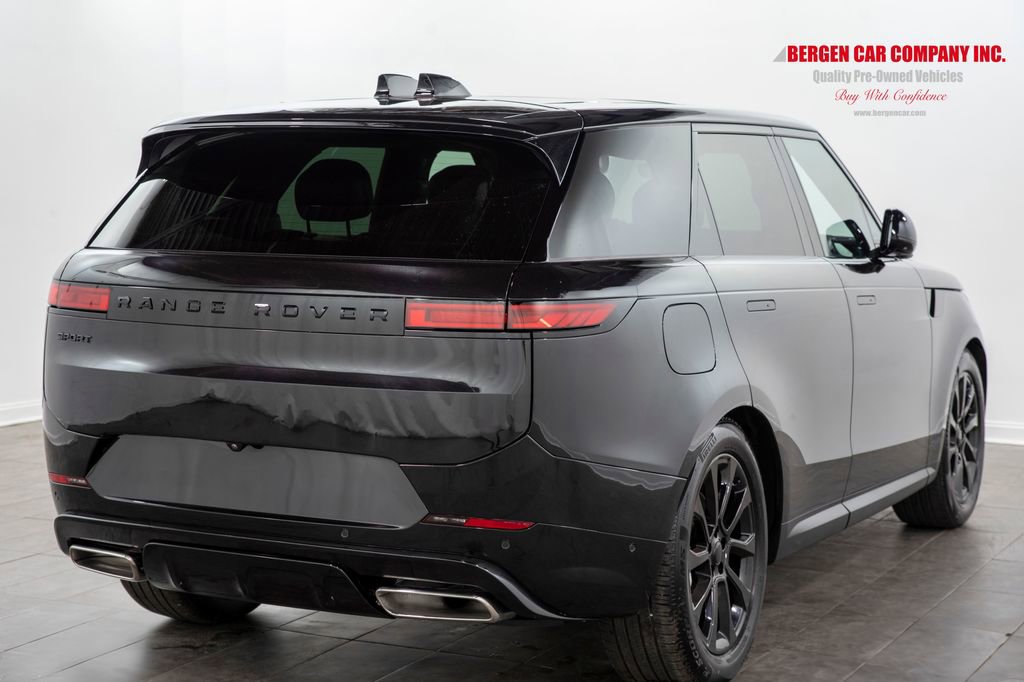Used 2025 Land Rover Range Rover Sport SE image 17