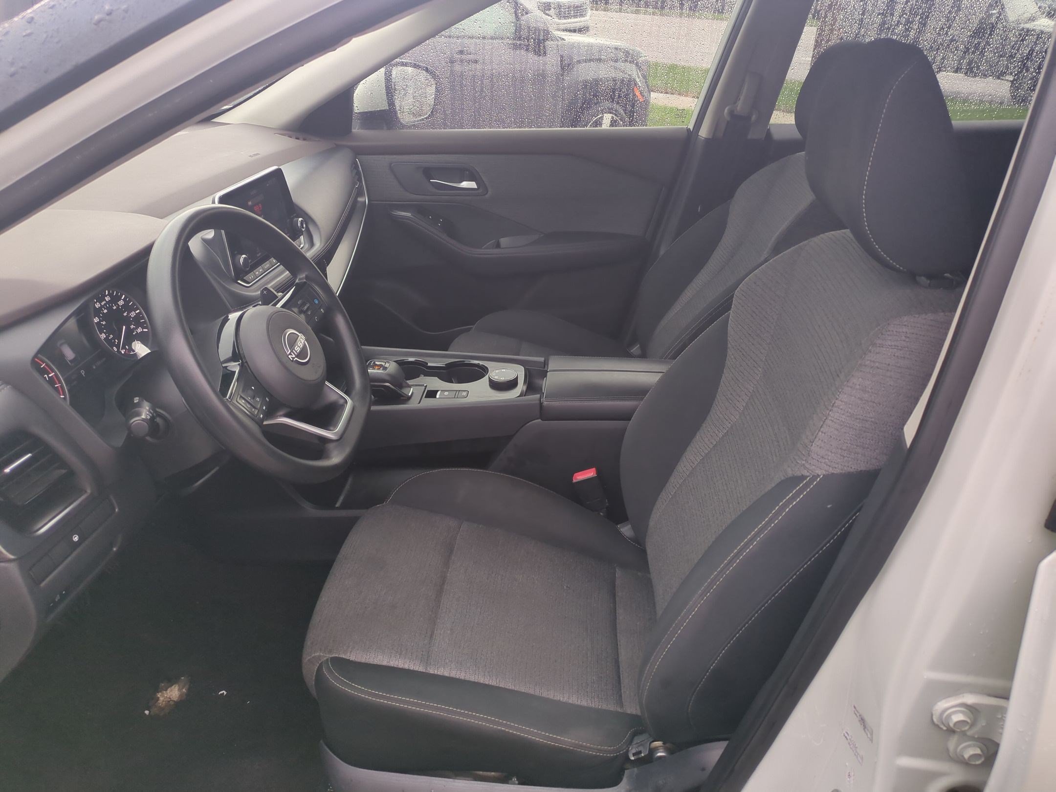 Used 2022 Nissan Rogue SV AWD/4WD image 16