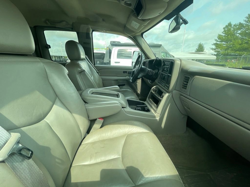 Used 2007 GMC Sierra 3500 SLT w/ Heavy-Duty Power Package AWD/4WD image 5