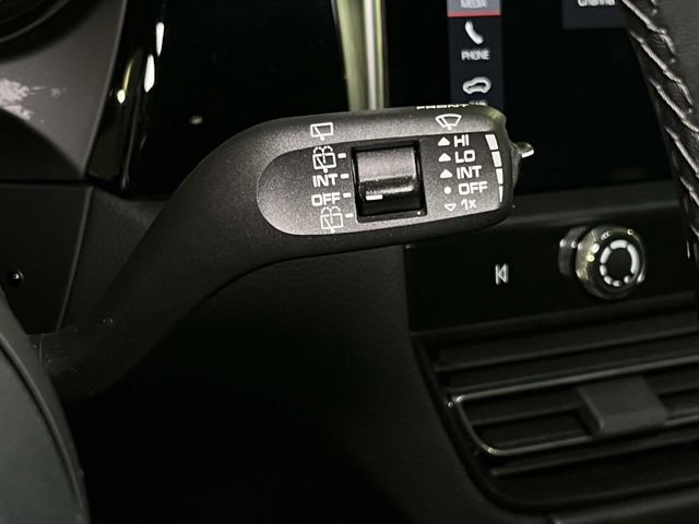 Certified 2025 Porsche Macan image 42