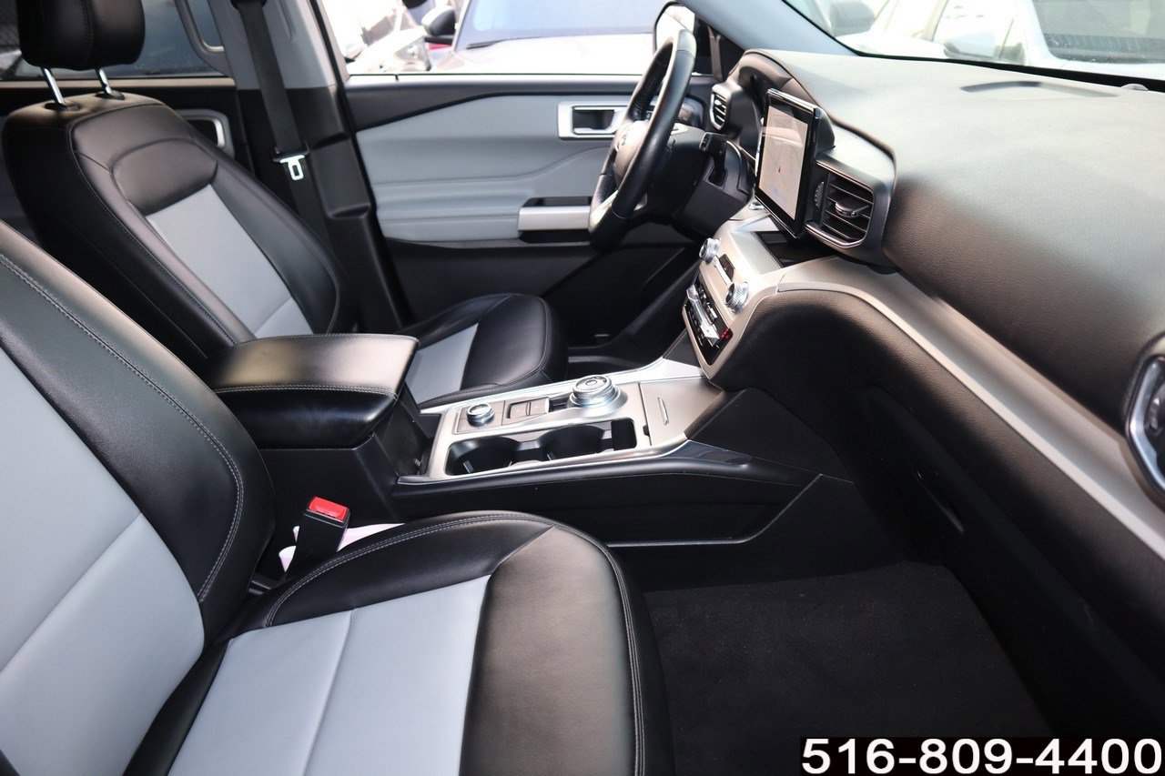Used 2022 Ford Explorer XLT w/ Equipment Group 202A image 12