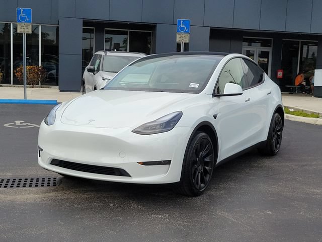 Used 2025 Tesla Model Y Long Range RWD image 32