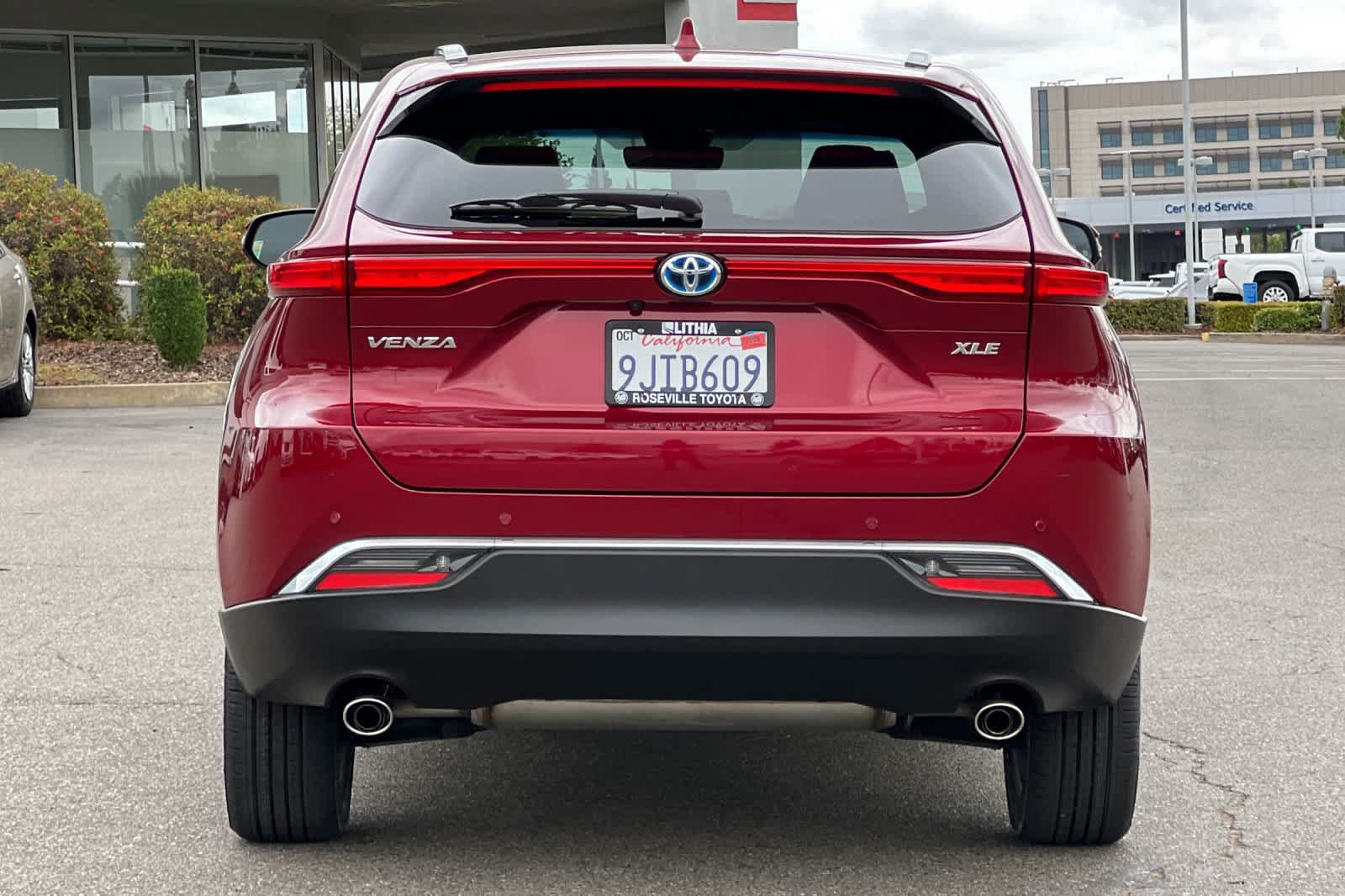 Certified 2023 Toyota Venza XLE AWD/4WD image 8