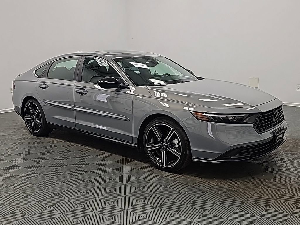 Used 2025 Honda Accord Sport image 1