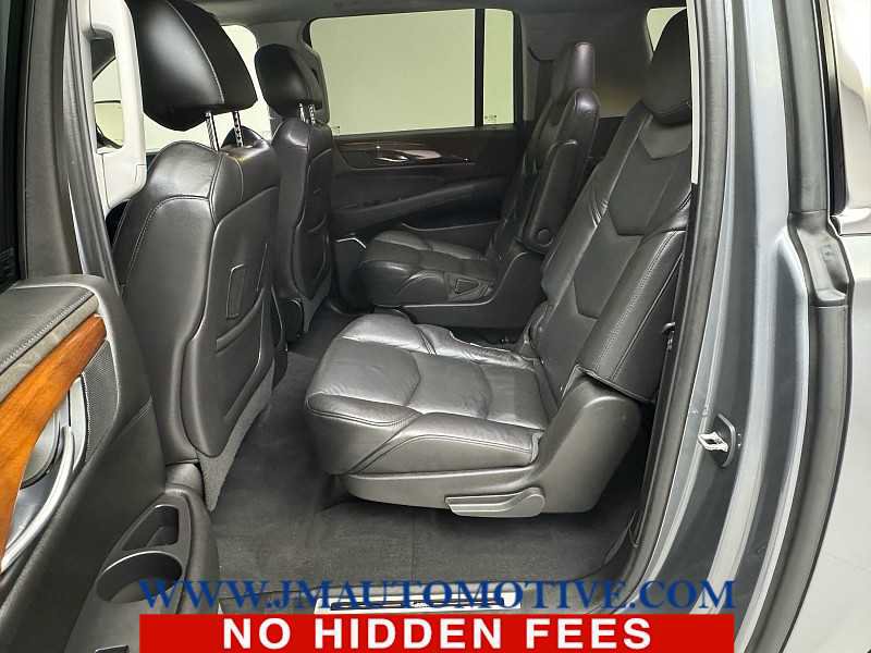 Used 2019 Cadillac Escalade ESV Luxury AWD/4WD image 26