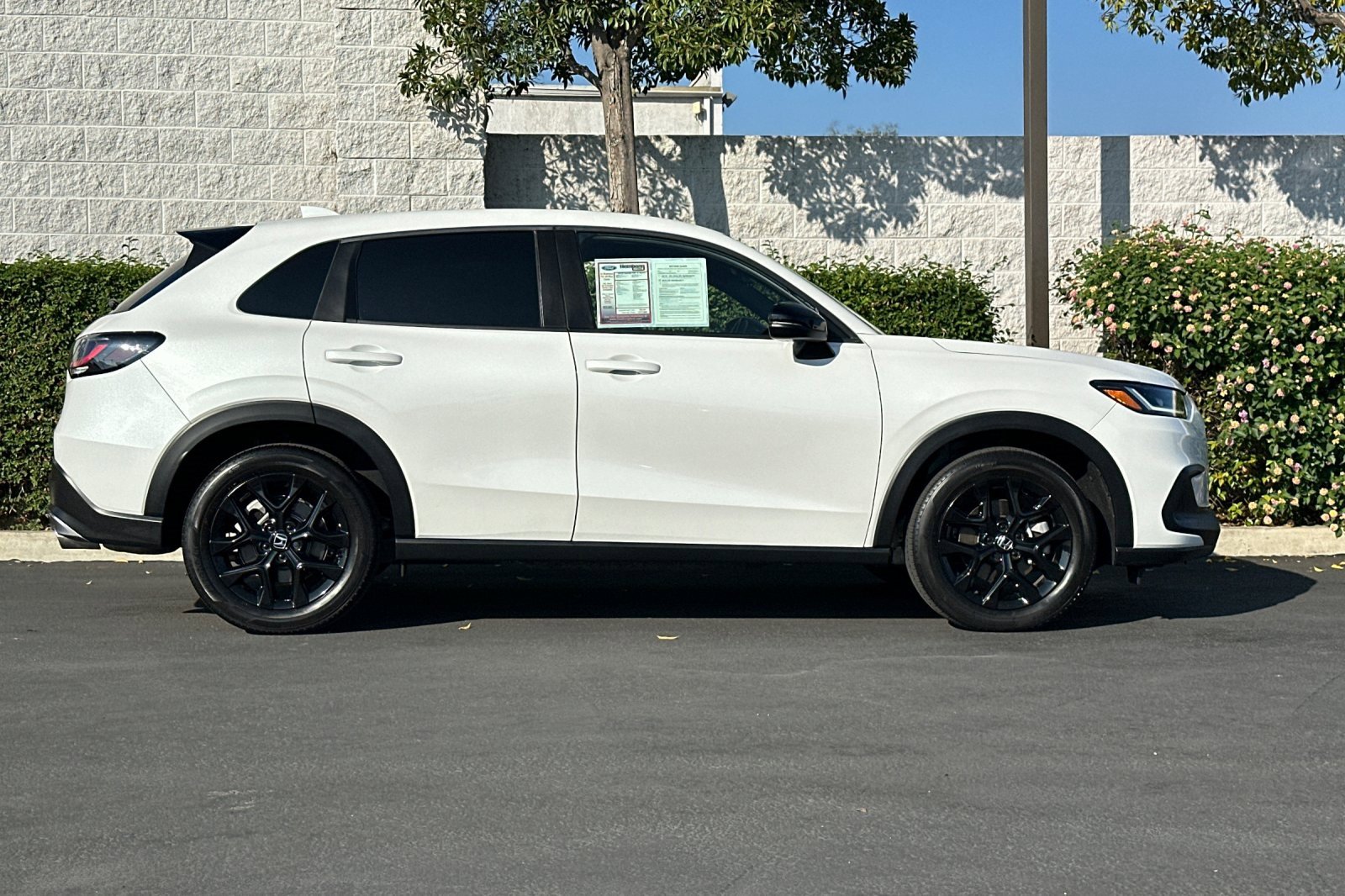 Used 2023 Honda HR-V Sport image 3