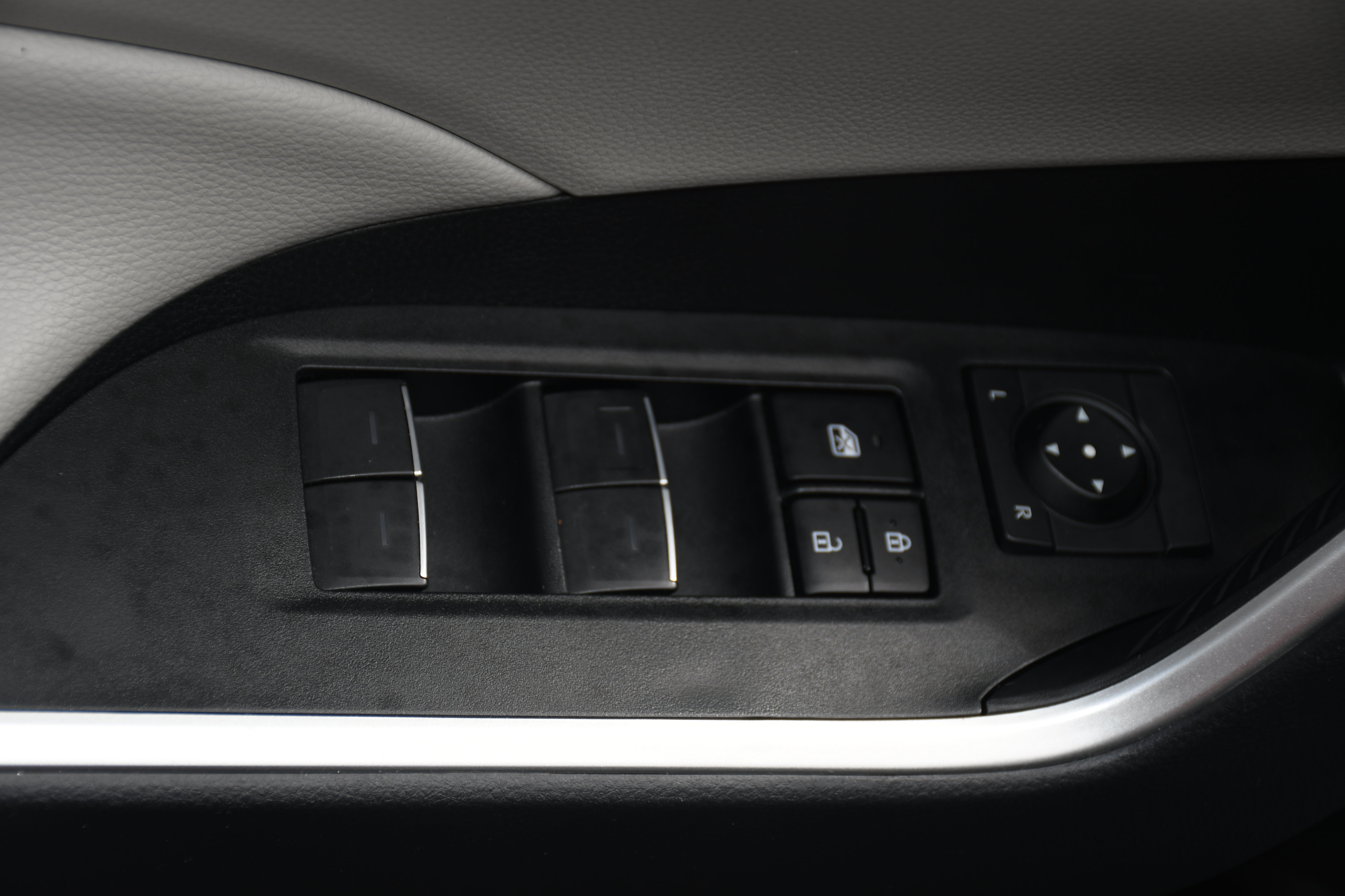 Certified 2025 Toyota RAV4 XLE FWD image 11
