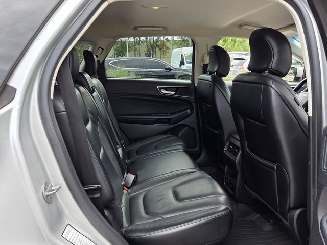 Used 2018 Ford Edge Titanium w/ Technology Package FWD image 17