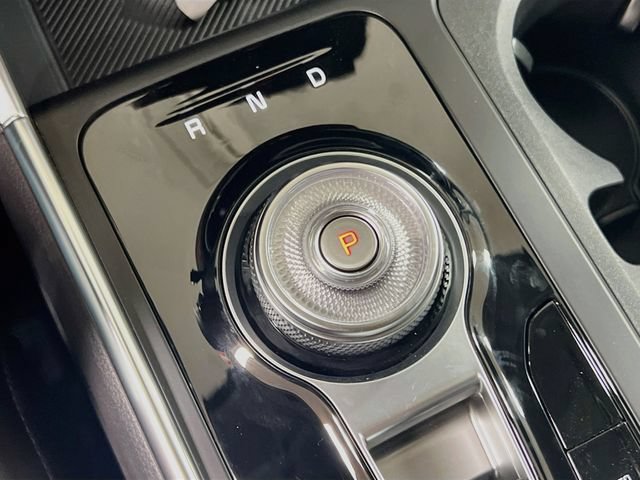 New 2027 Kia Carnival SX w/ Dark Edition Package FWD image 17