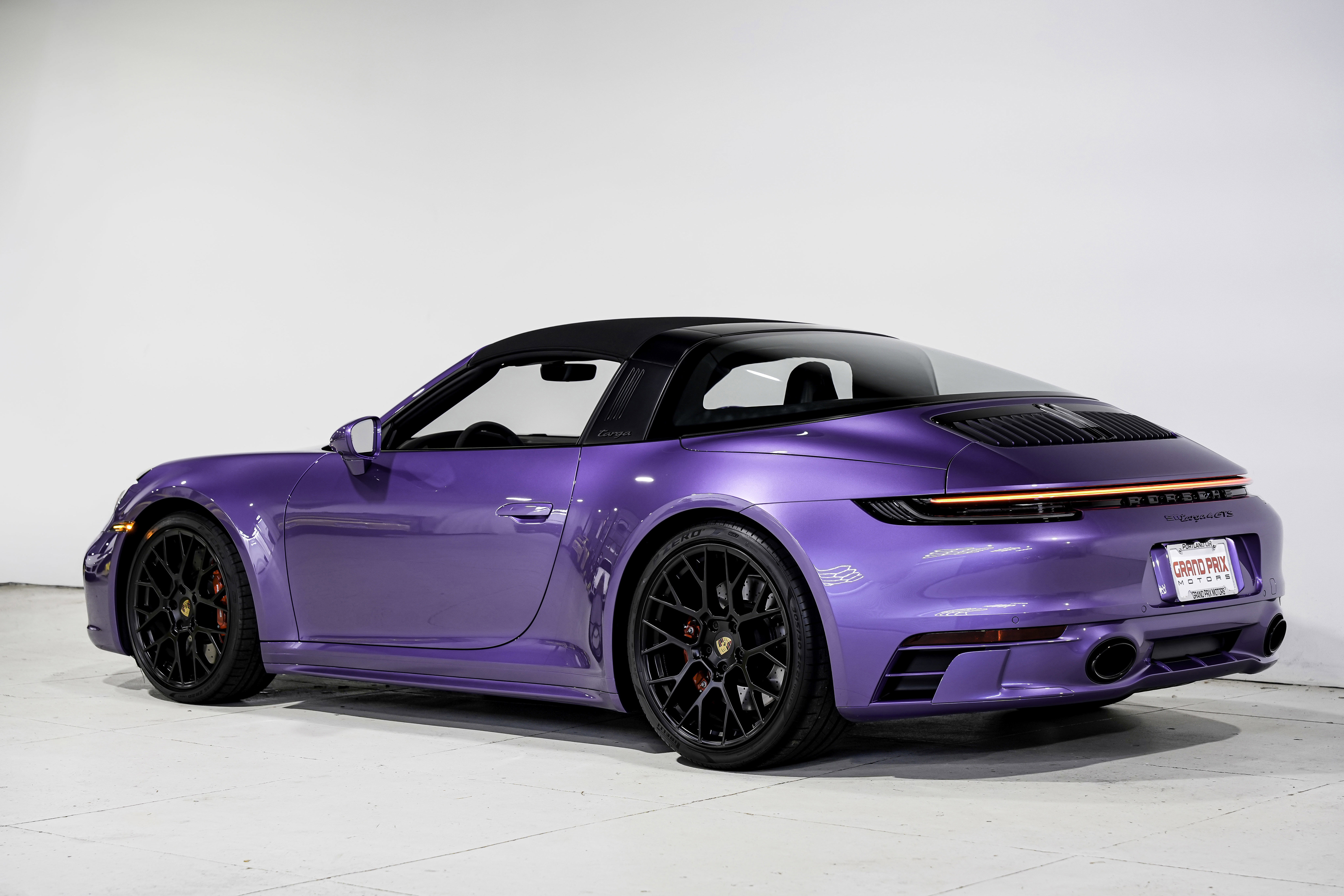 Used 2024 Porsche 911 Targa 4 GTS image 9