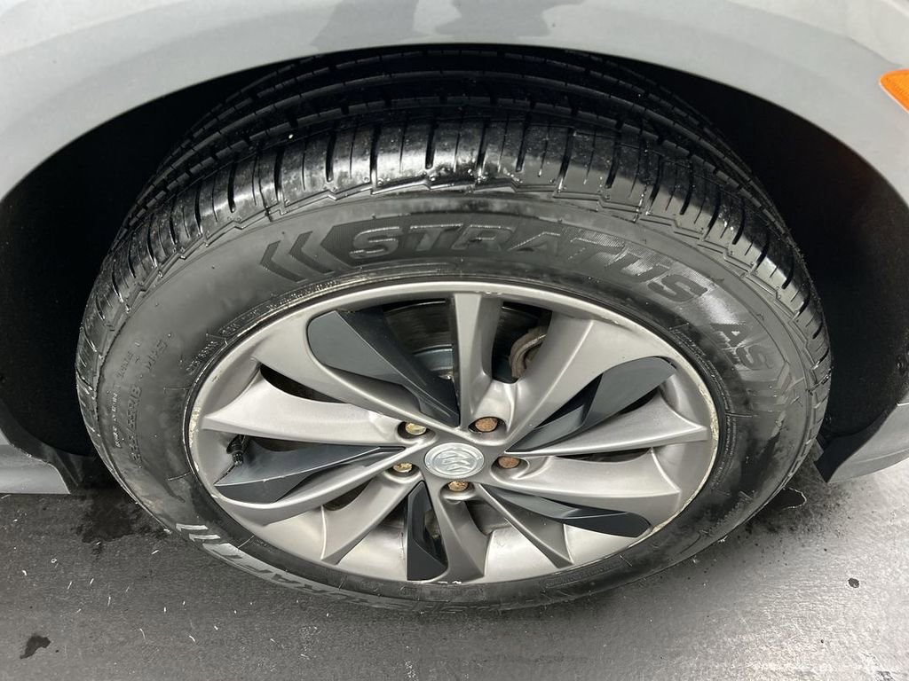 Used 2020 Buick Encore GX Essence w/ Sport Touring Package FWD image 8