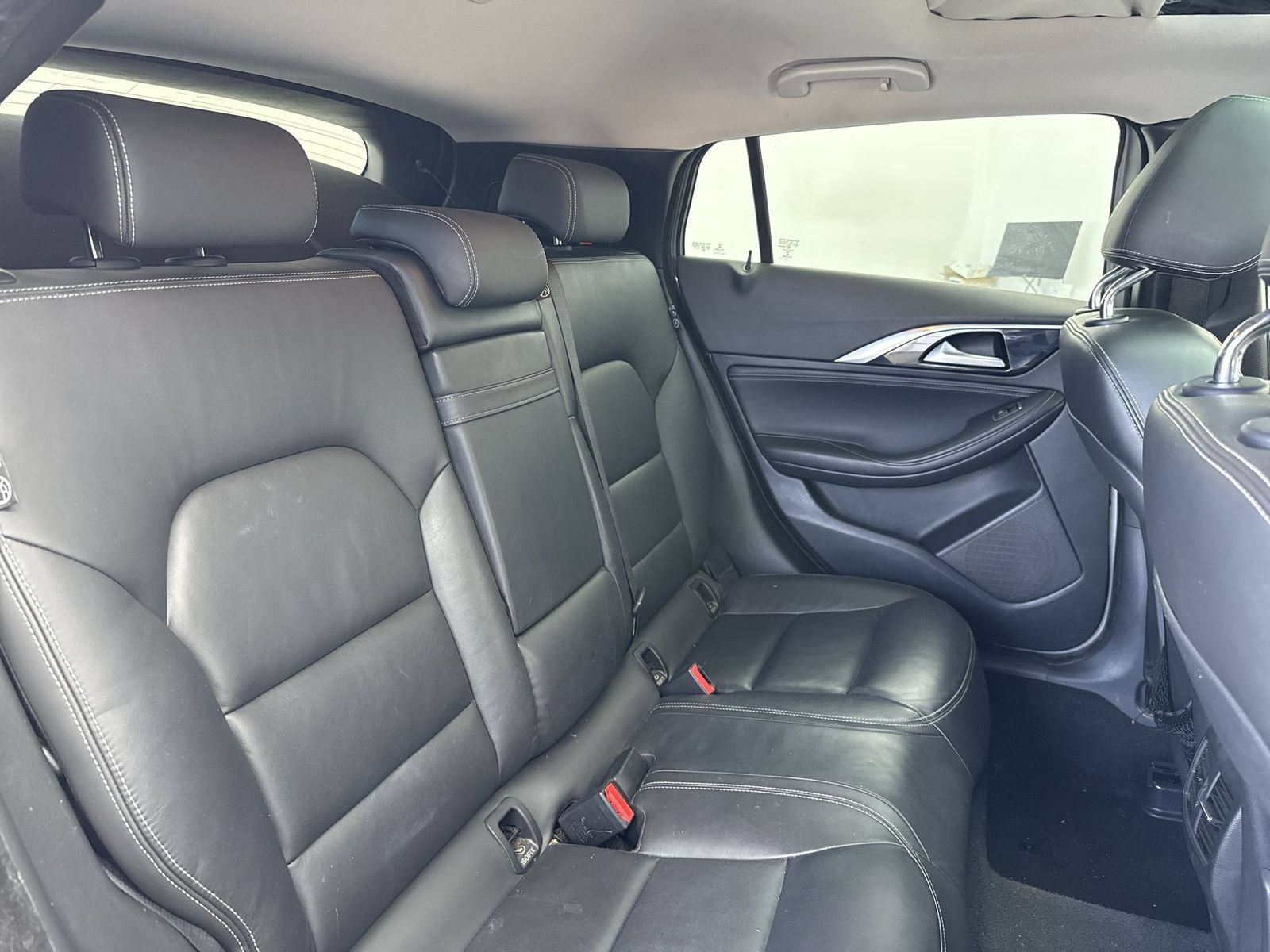 Used 2018 INFINITI QX30 Premium w/ Cargo Package AWD/4WD image 37
