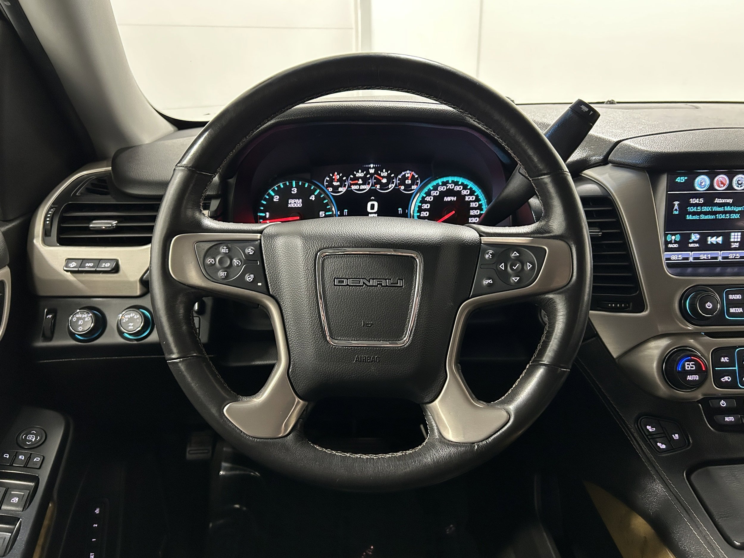 Used 2017 GMC Yukon XL Denali w/ Open Road Package AWD/4WD image 14