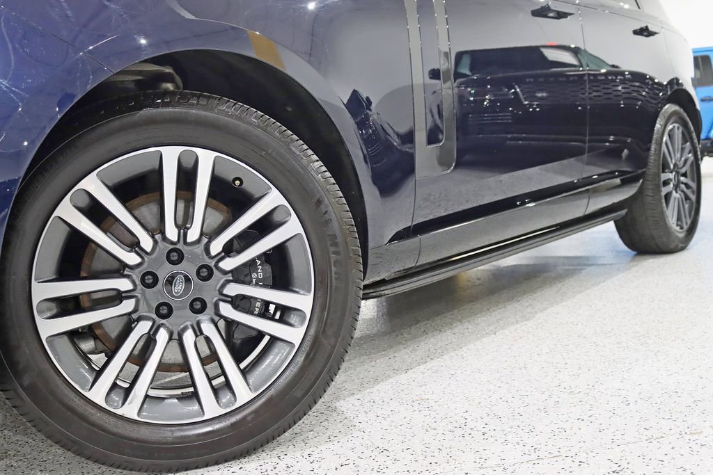 Used 2023 Land Rover Range Rover SE image 4