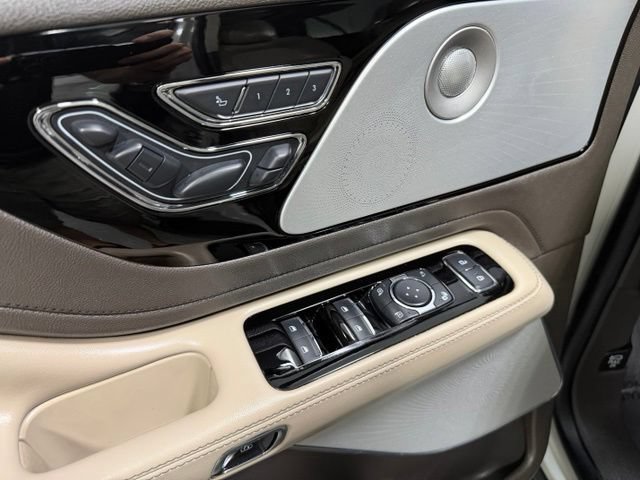 Used 2020 Lincoln Aviator Reserve w/ Equipment Group 202A AWD/4WD image 21