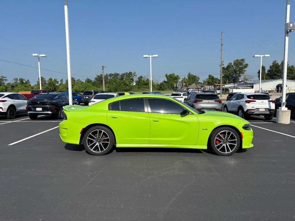 Used 2023 Dodge Charger R/T w/ Technology Group RWD image 2