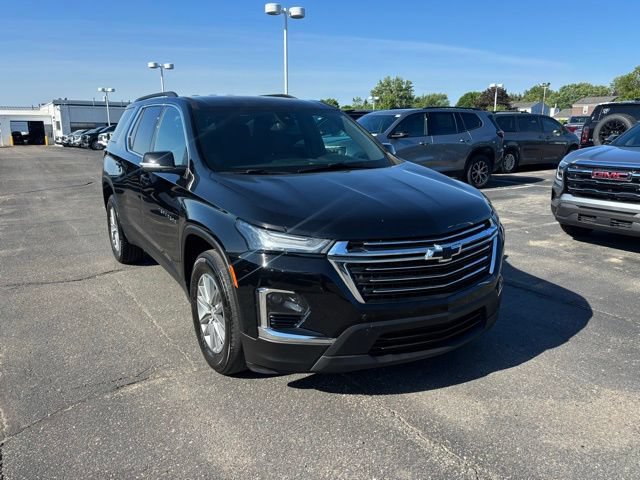 Used 2023 Chevrolet Traverse LT FWD image 3