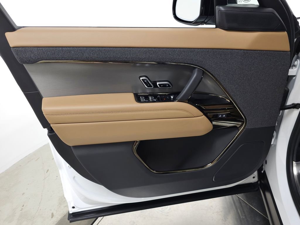 Certified 2025 Land Rover Range Rover Sport SE AWD/4WD image 16