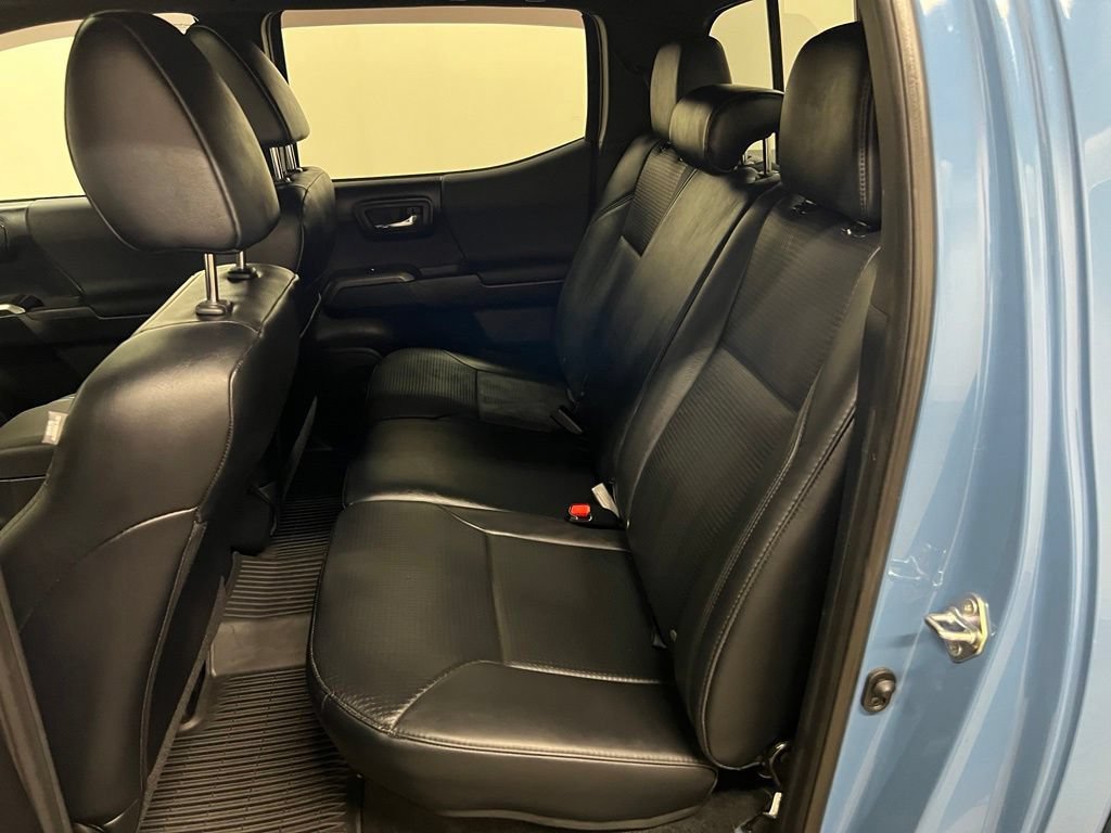 Used 2019 Toyota Tacoma TRD Sport AWD/4WD image 30