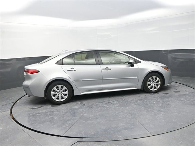 Used 2022 Toyota Corolla LE image 8