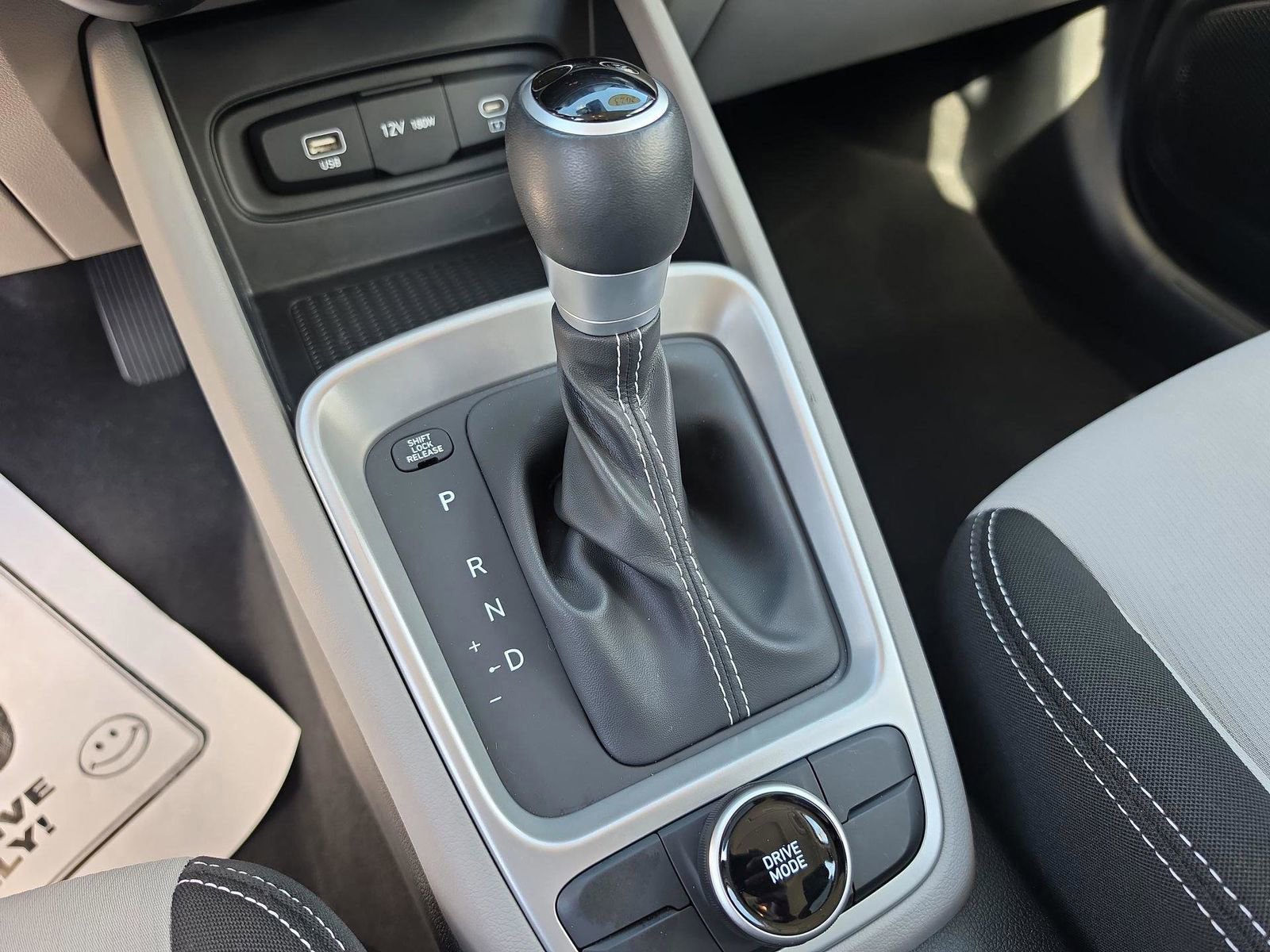 Used 2023 Hyundai Venue SEL image 27