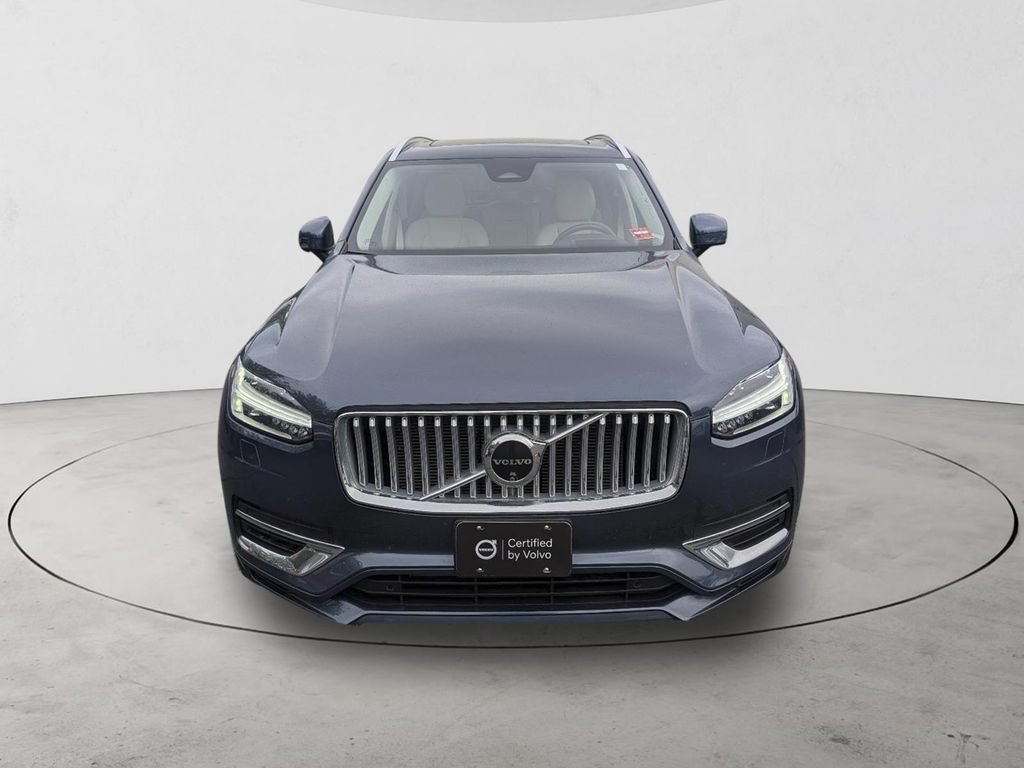Certified 2025 Volvo XC90 T8 Ultra w/ Protection Package Premier AWD/4WD image 4