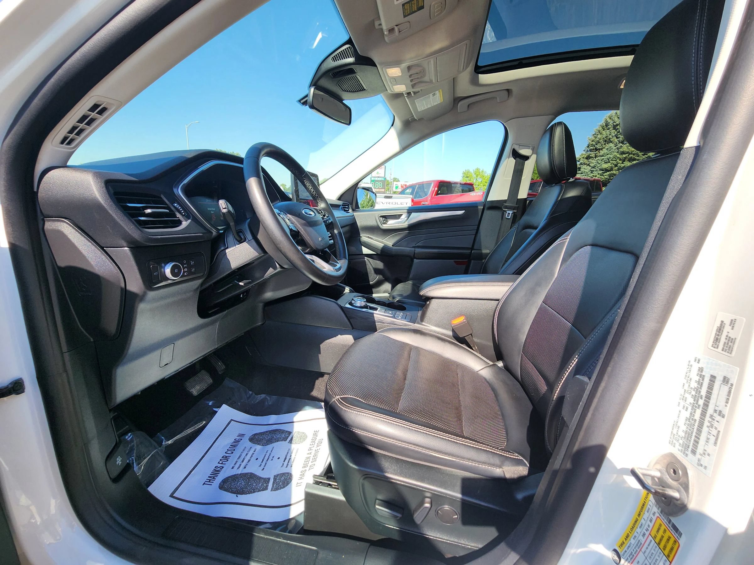 Used 2022 Ford Escape Titanium w/ Class II Trailer Tow Package AWD/4WD image 19