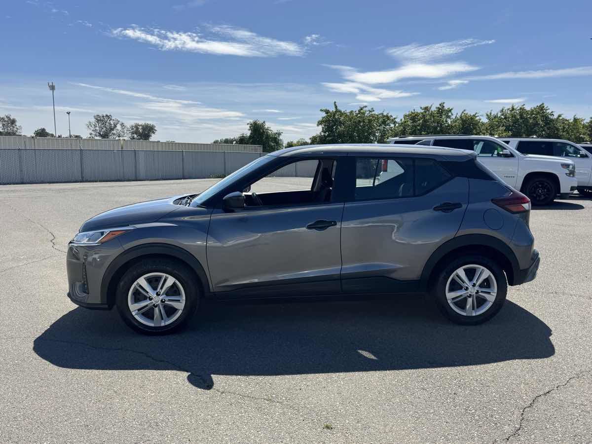 Used 2021 Nissan Kicks S FWD image 6