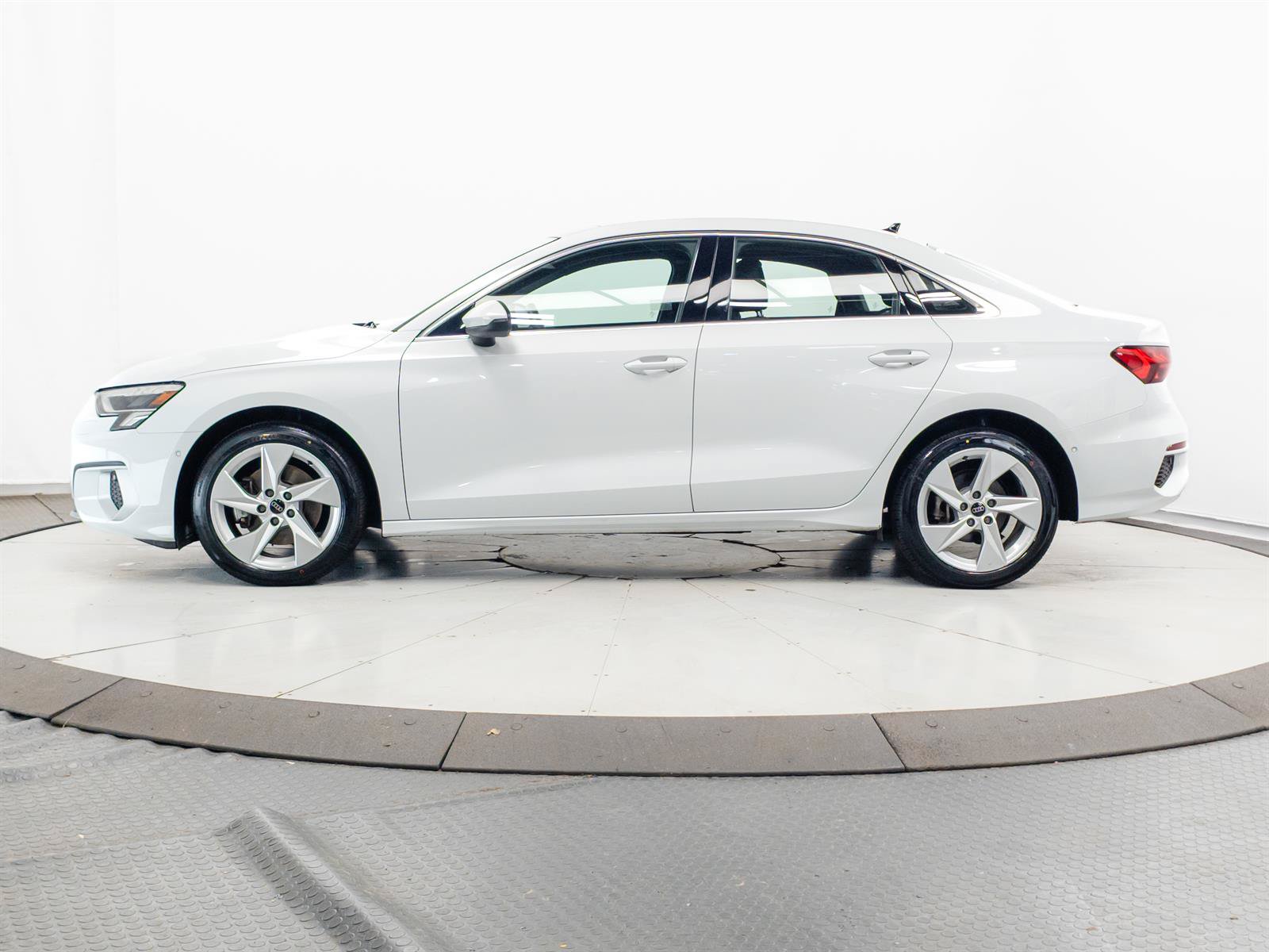 Used 2024 Audi A3 2.0T Premium FWD image 8