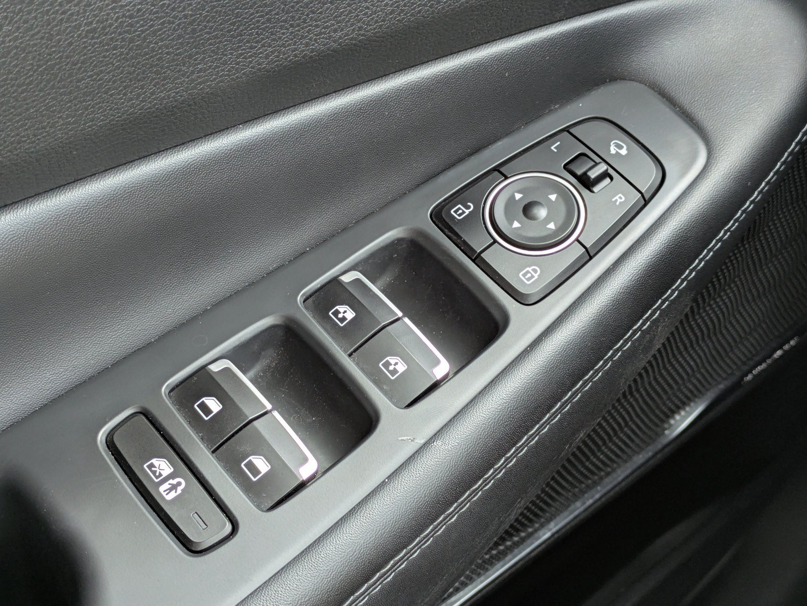 Used 2023 Hyundai Santa Fe Limited w/ Cargo Package AWD/4WD image 20