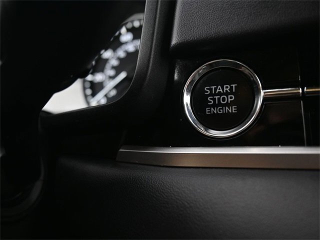 Used 2024 Mitsubishi Outlander SE image 14