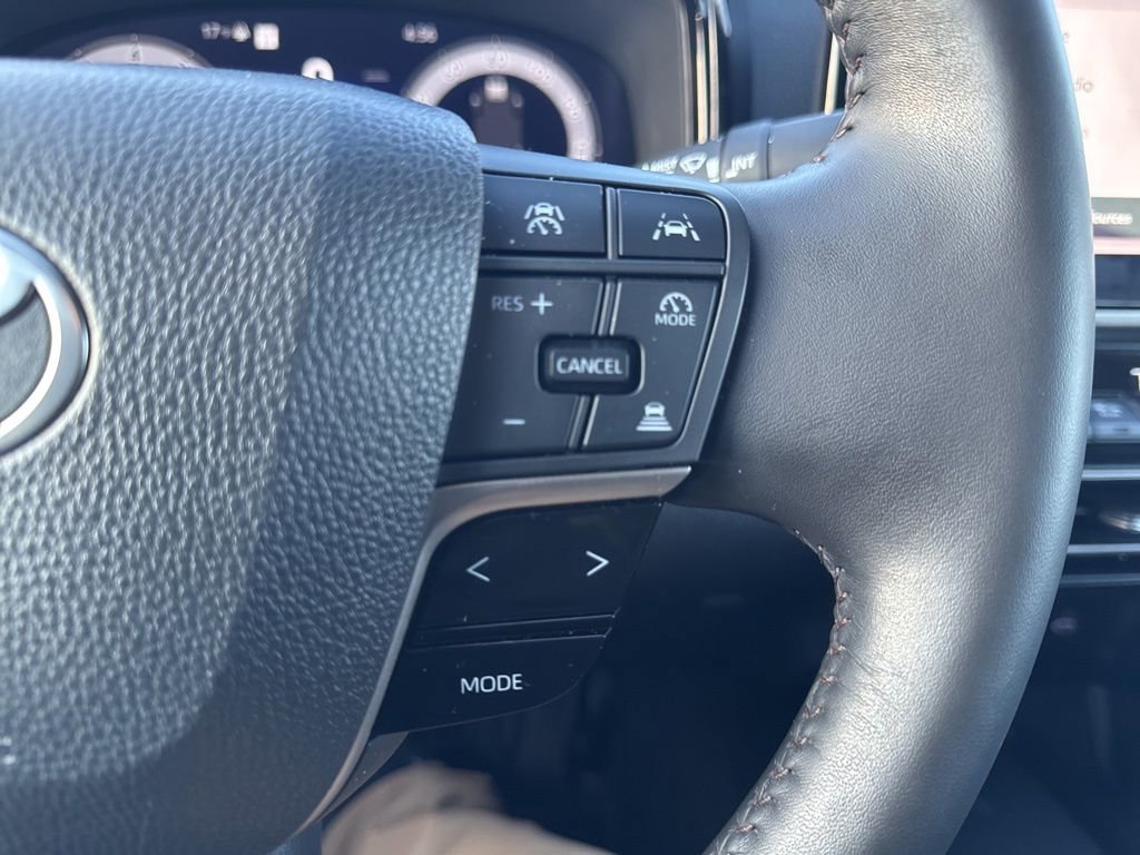 Used 2025 Toyota Camry XLE image 22