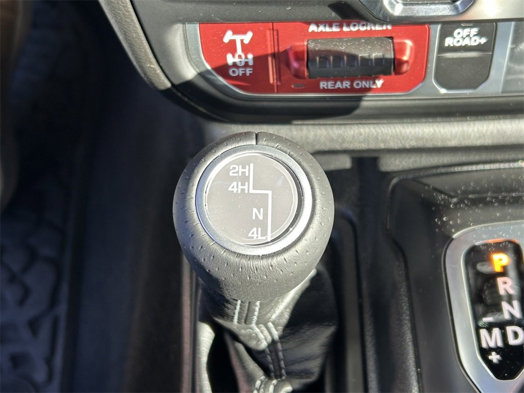 Used 2025 Jeep Gladiator Mojave w/ Safety Group image 35