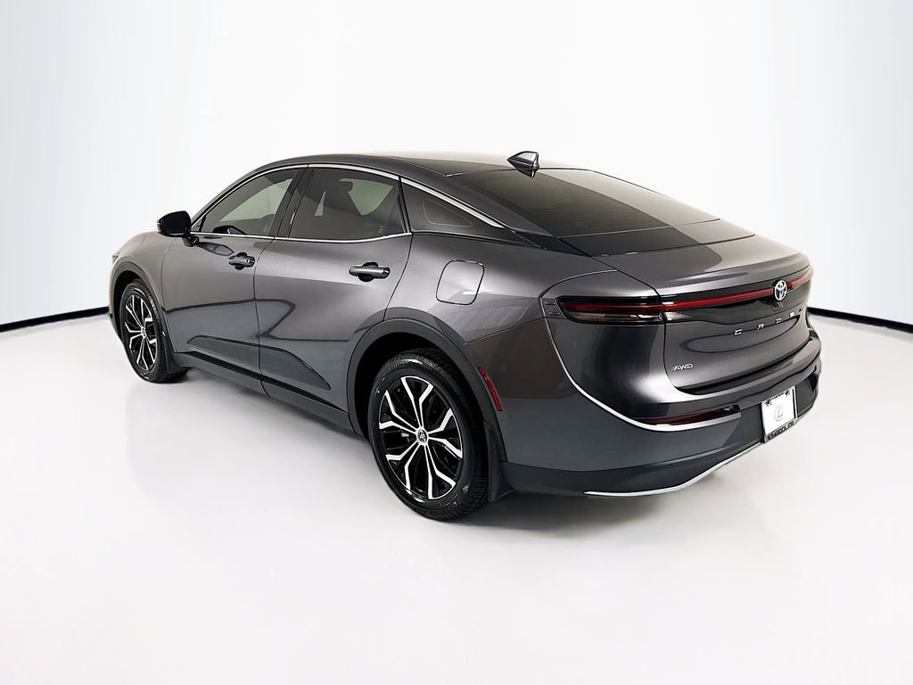 Used 2023 Toyota Crown XLE image 7