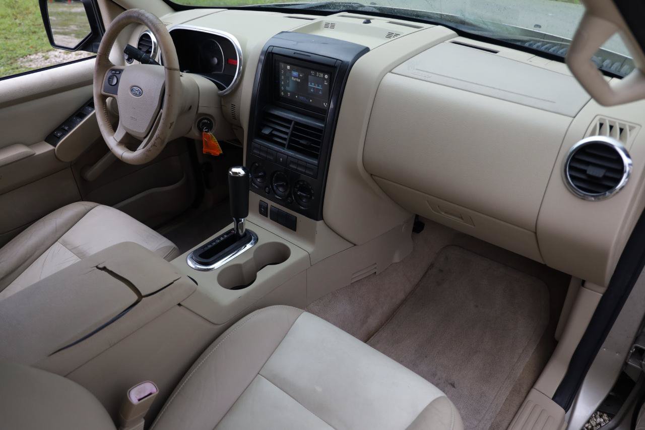 Used 2006 Ford Explorer XLT RWD image 16
