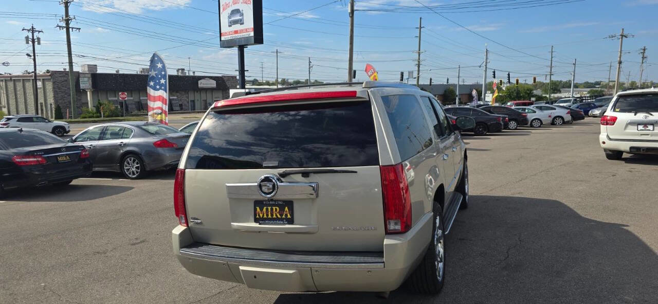 Used 2009 Cadillac Escalade ESV AWD image 4