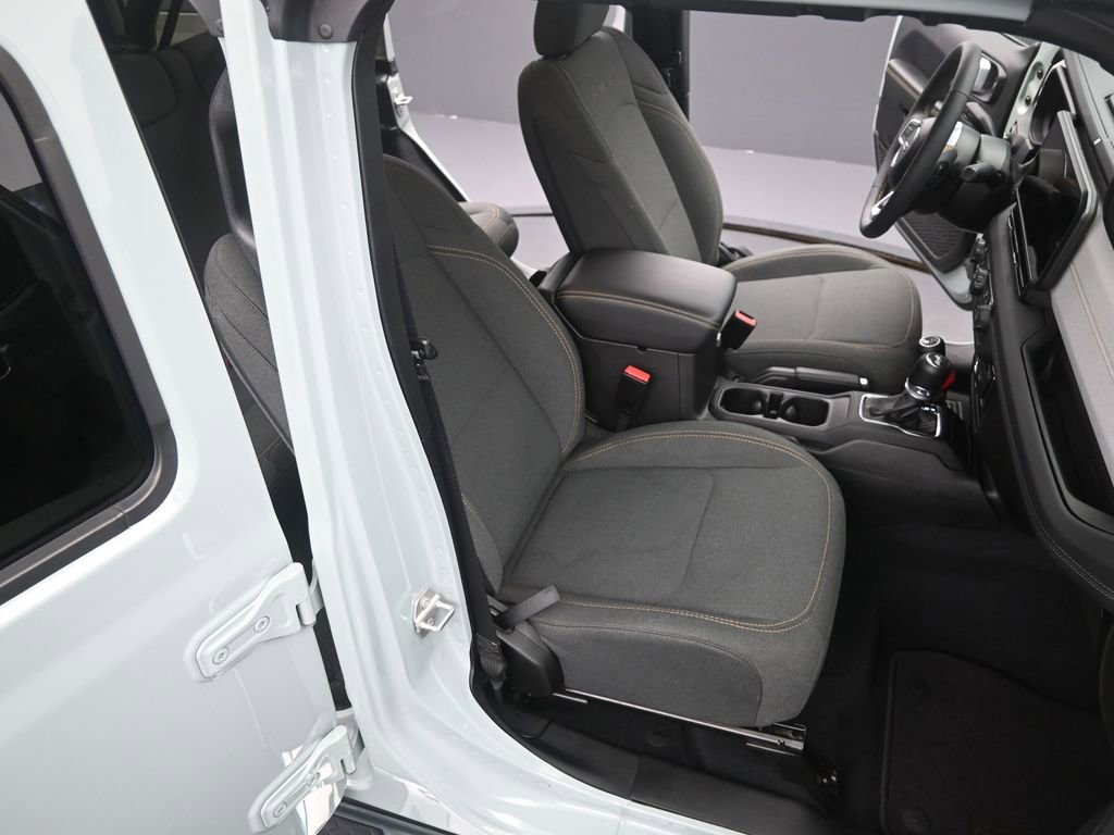 Used 2024 Jeep Wrangler Sahara image 19