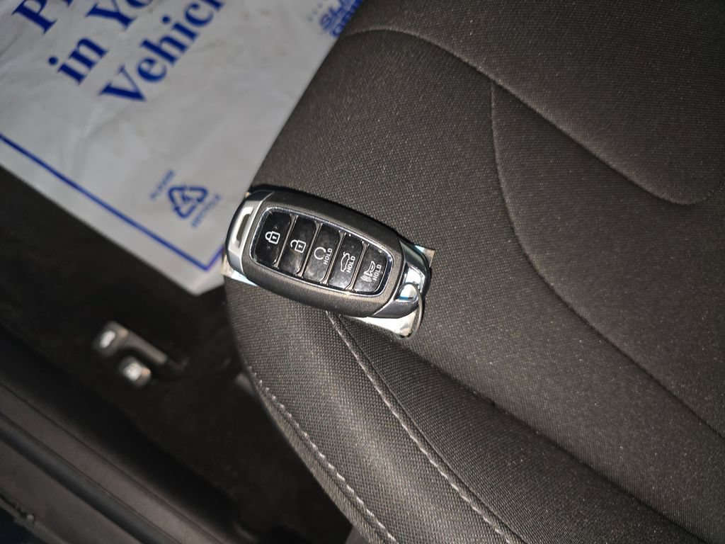 Certified 2022 Hyundai Elantra SEL w/ Convenience Package FWD image 28