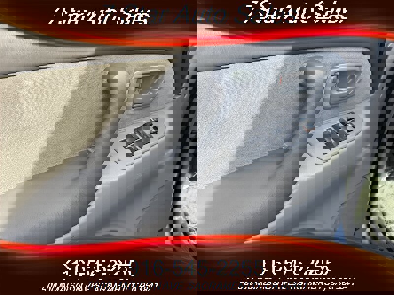 Used 2005 Toyota Sequoia SR5 image 7