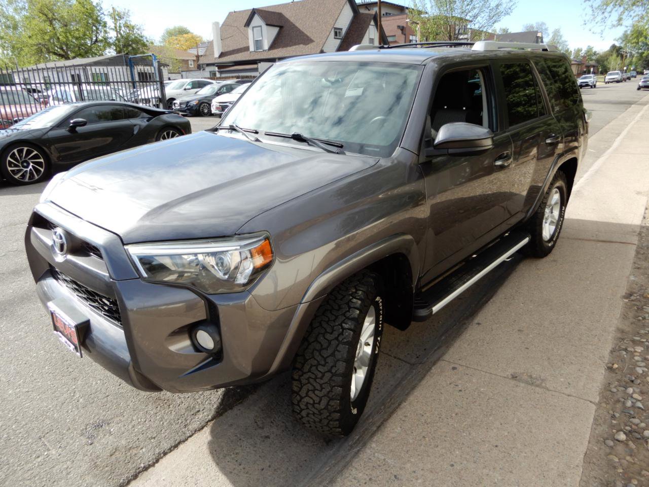 Used 2018 Toyota 4Runner SR5 AWD/4WD image 8