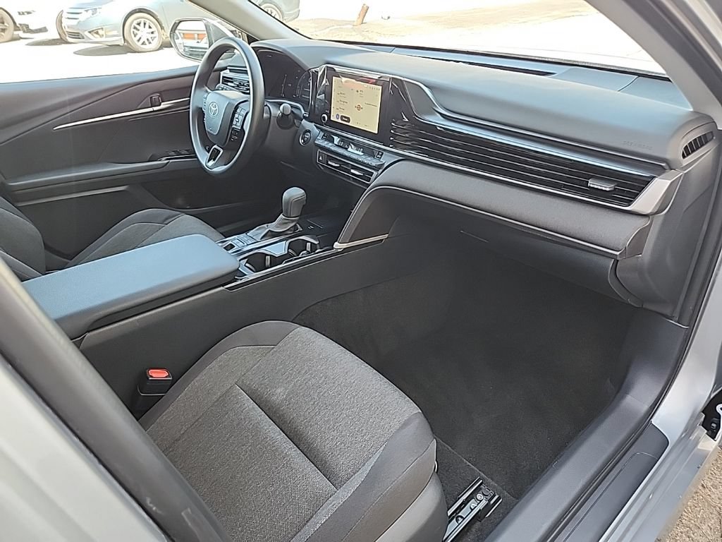 Used 2026 Toyota Camry LE FWD image 32