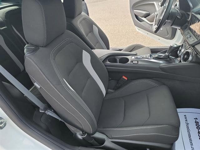 Used 2023 Chevrolet Camaro LT w/ Technology Package image 24