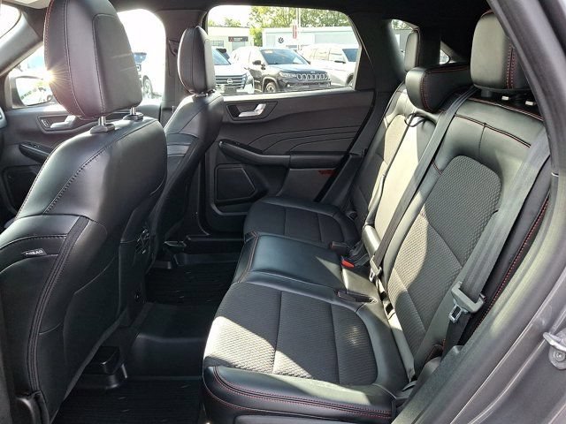 Used 2023 Ford Escape ST-Line w/ Tech Pack #1 AWD/4WD image 13