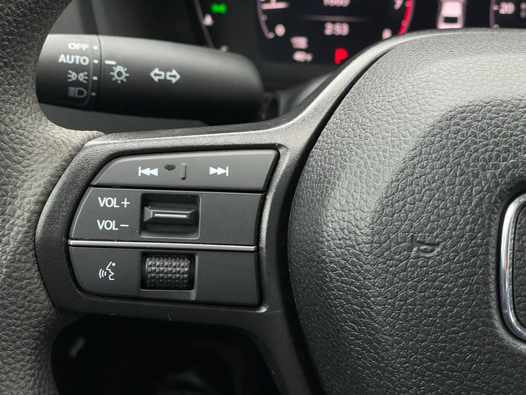 Certified 2025 Honda Accord LX image 15