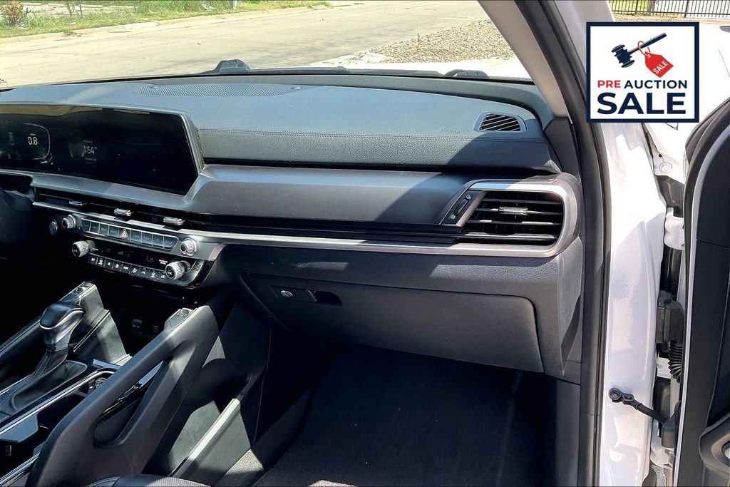 Used 2025 Kia Telluride S AWD/4WD image 16