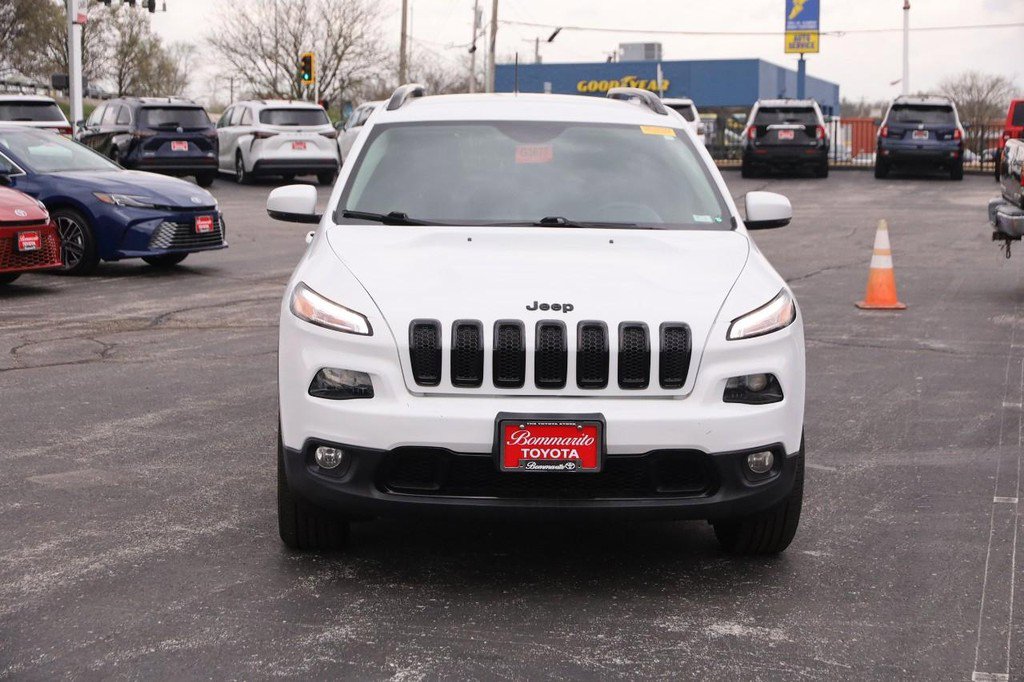 Used 2017 Jeep Cherokee Limited image 4