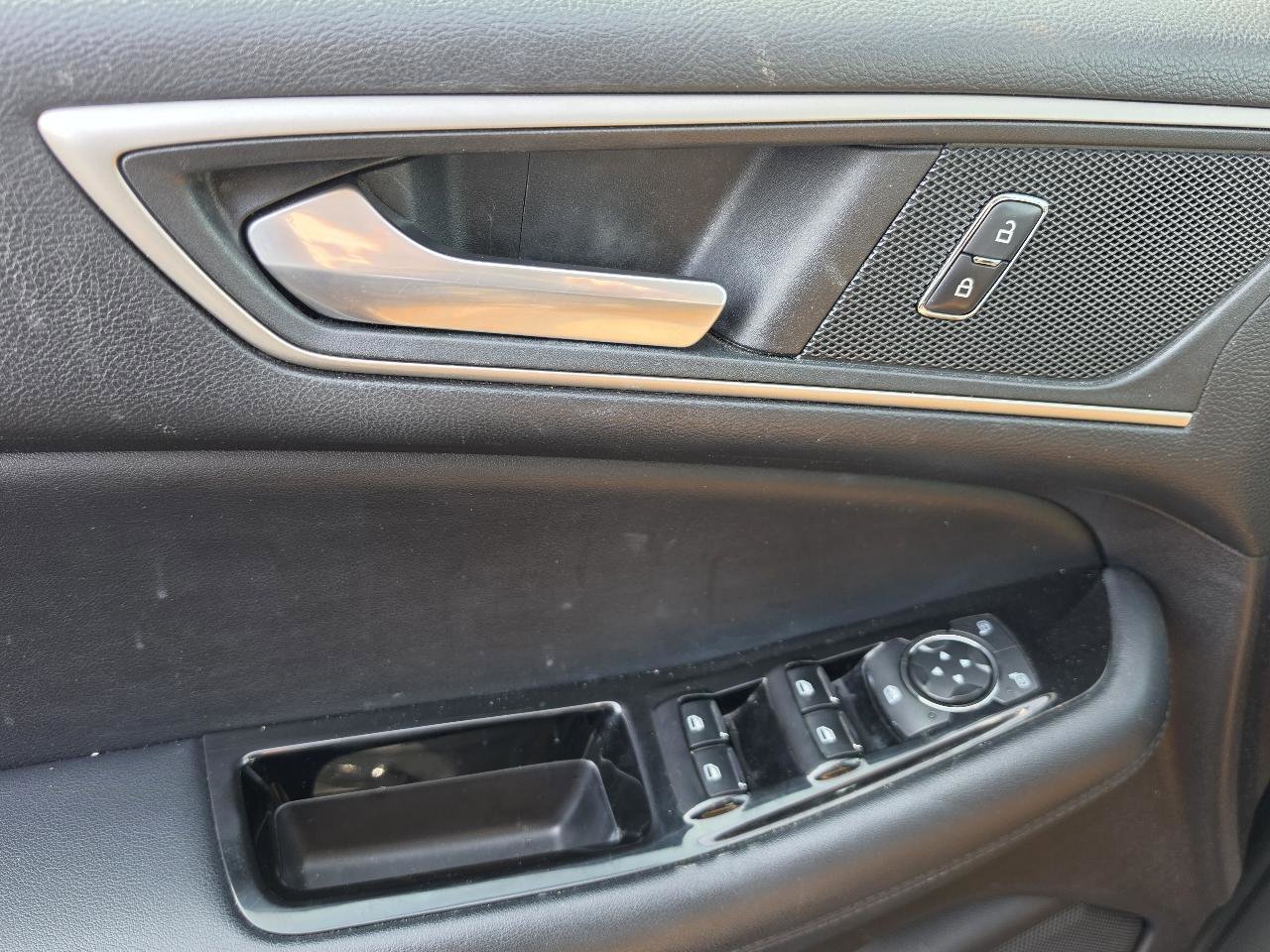 Used 2019 Ford Edge SEL w/ Equipment Group 201A AWD/4WD image 17