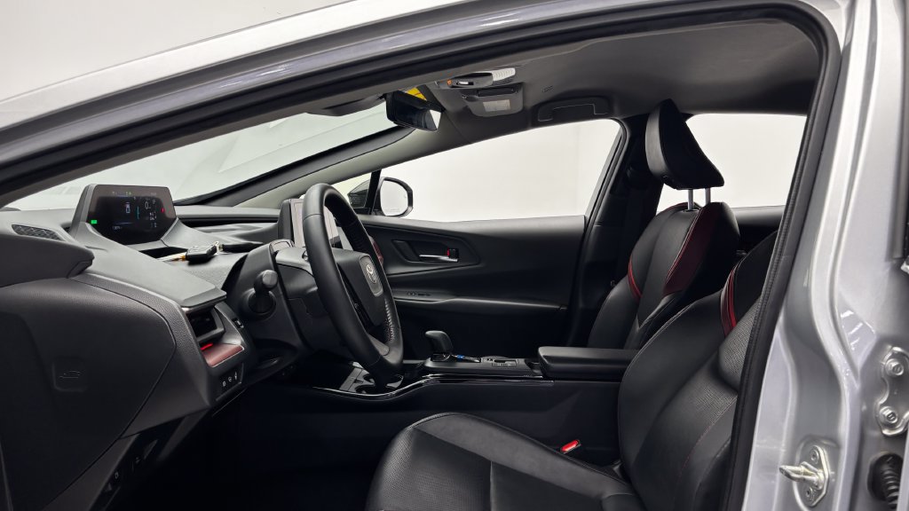 Certified 2023 Toyota Prius Prime FWD image 11